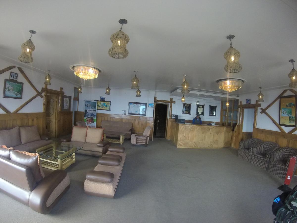 Clifftop Club Auli Joshīmath Екстериор снимка